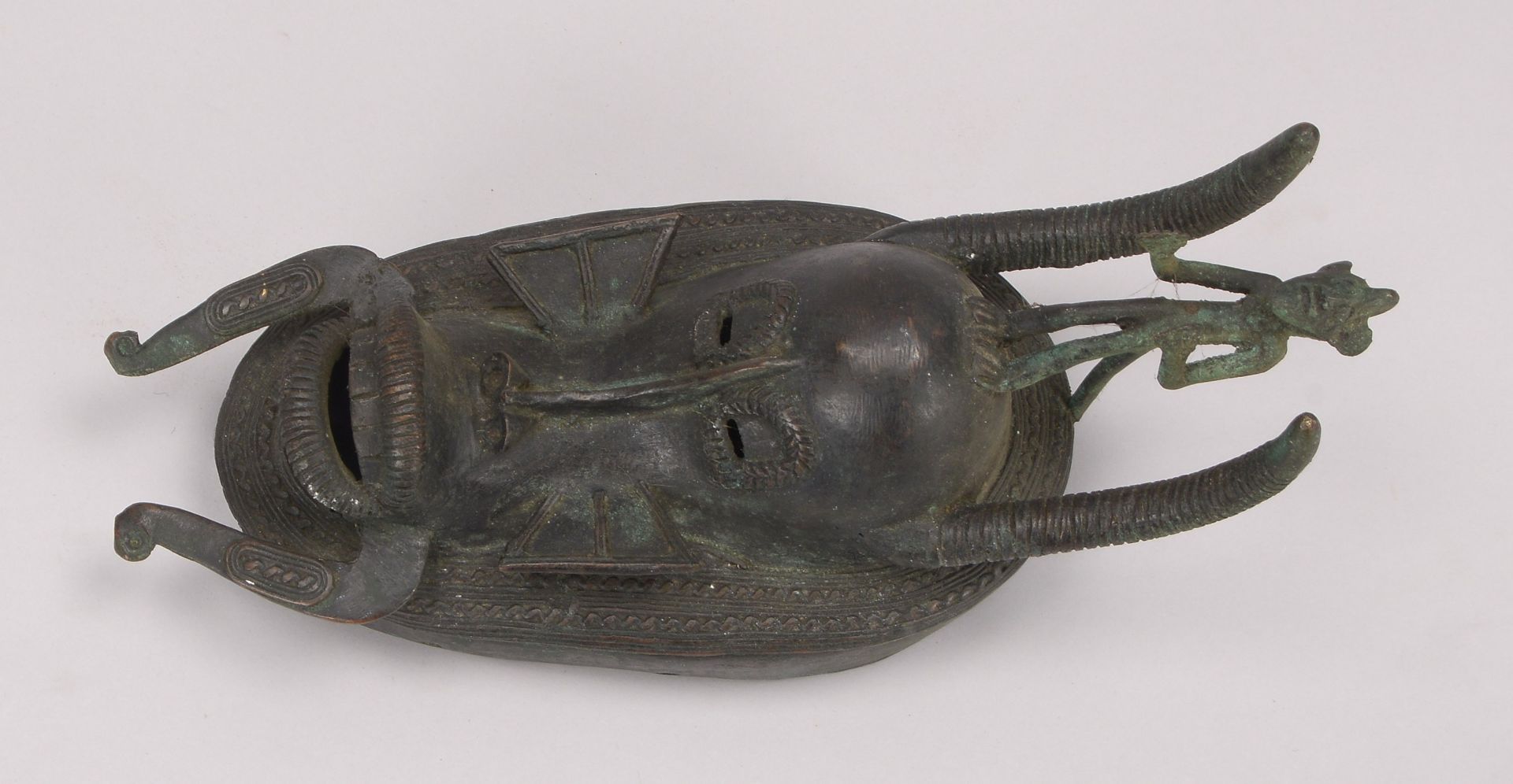 Maske (wohl Mali/Afrika) - sogenannte -Ziegenmaske-, Bronze, Hoehe 32 cm, Breite 12,5 cm - Image 2 of 2