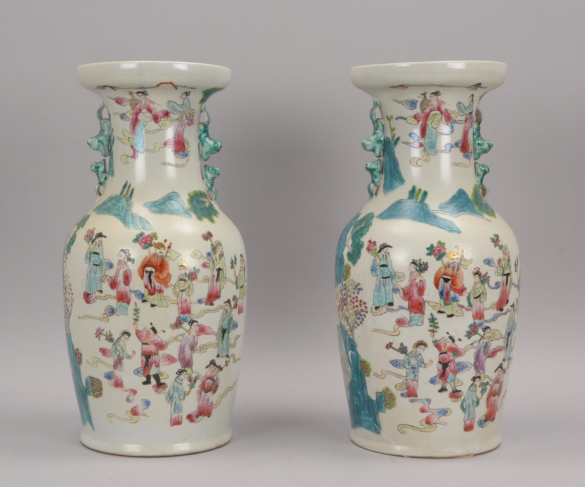 Paar Porzellanvasen (China, 20. Jahrhundert), Dekor -Famille Rose-, Hoehe jeweils 45 cm (einzelne Va - Bild 3 aus 4