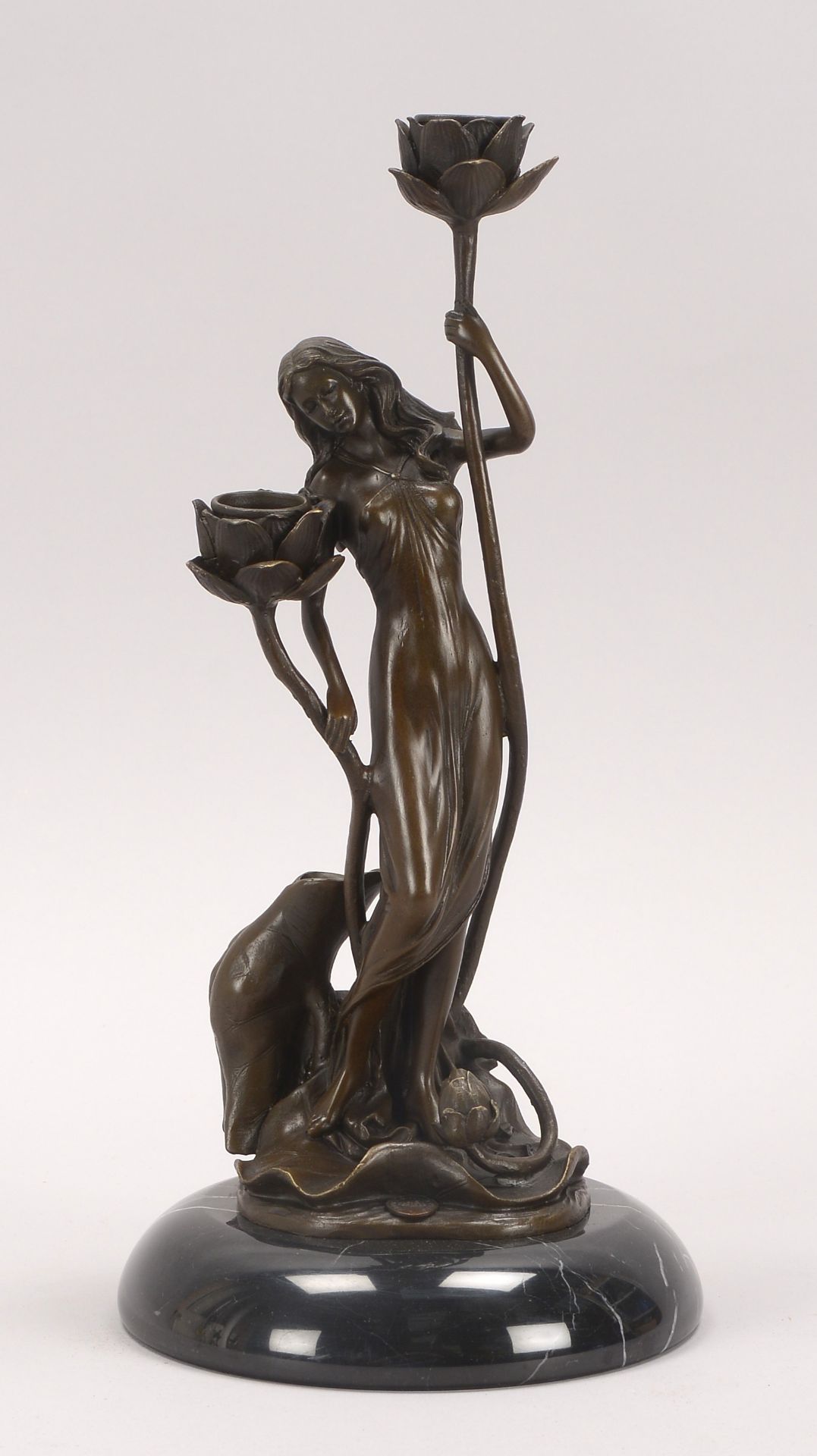Figuerlicher Kerzenhalter (Bronzeguss nach Milo), -Jugendstil-Grazie-, Figur mit Giesserpfennig, auf