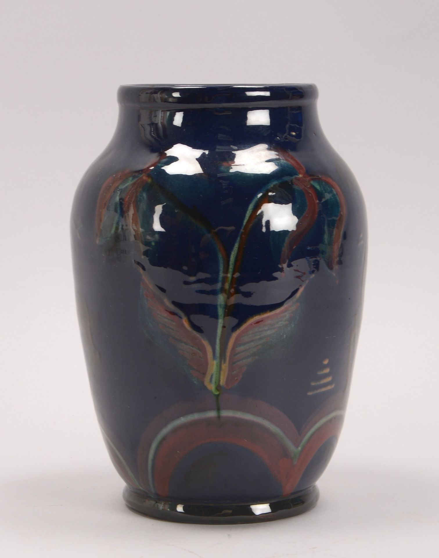 Keramikvase, glasiert, mit floralen Motiven und Tiermotiven (Steinbockdarstellungen), ritzsigniert (
