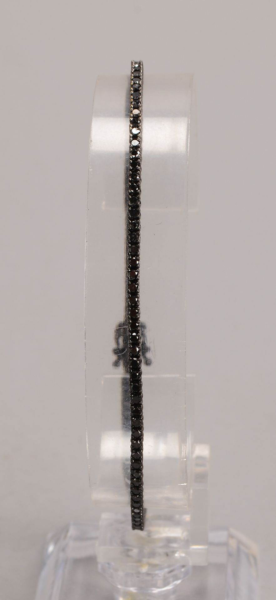 Tennisarmband, 750 Gold/geschwaerzt (gest.), besetzt mit schwarzen Brillanten/zusammen ca. 1,79 ct, - Image 2 of 2