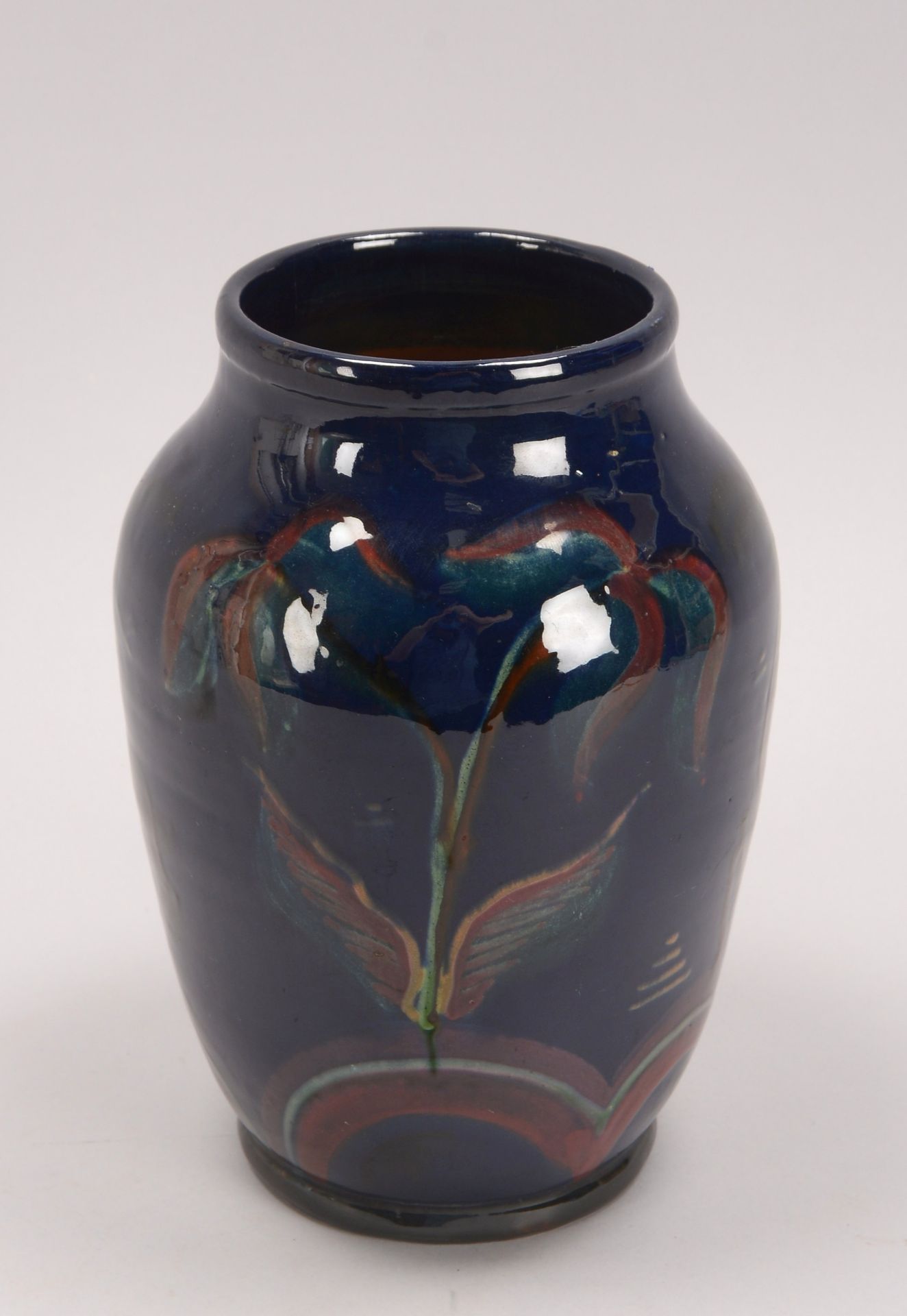 Keramikvase, glasiert, mit floralen Motiven und Tiermotiven (Steinbockdarstellungen), ritzsigniert ( - Image 2 of 2
