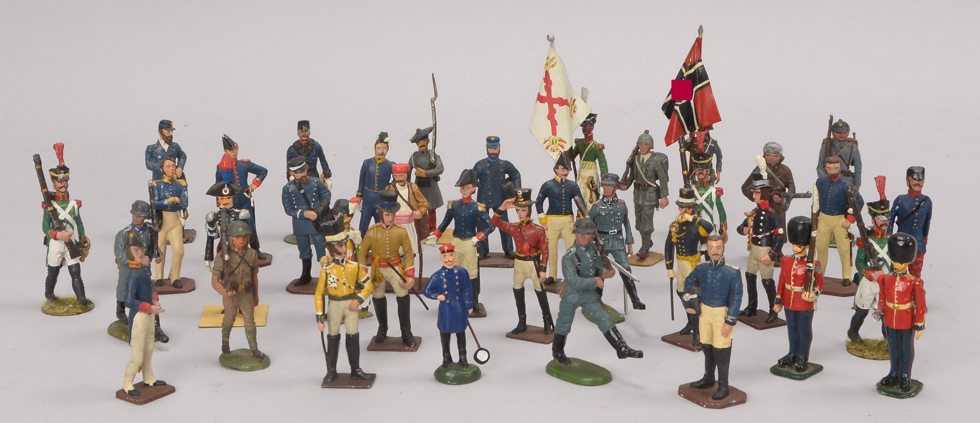Kleine Soldatenfiguren-Sammlung, unterschiedliche Hersteller, verschiedene Ausfuehrungen, in untersc