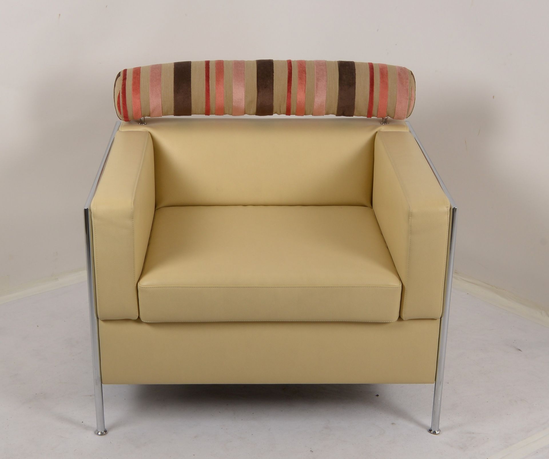 COR Freiraum Einrichtungen, Designer-Sessel, verchromtes Stahlrohrgestell, beigefarbener Lederbezug, - Image 2 of 2