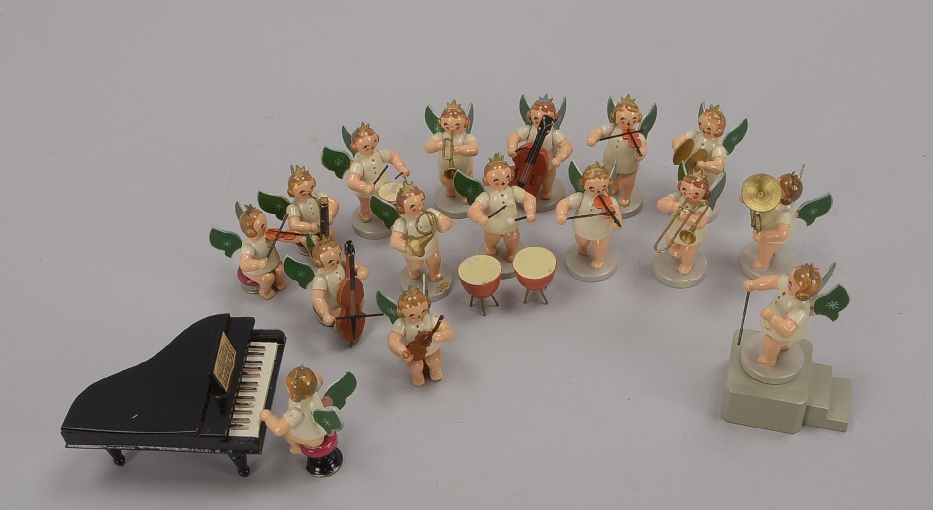 Kuhne/Erzgebirge, Holzfiguren-Arrangement, &#039;Engelskapelle&#039;, 16x Figuren - mit Miniatur-&#0 - Image 2 of 2