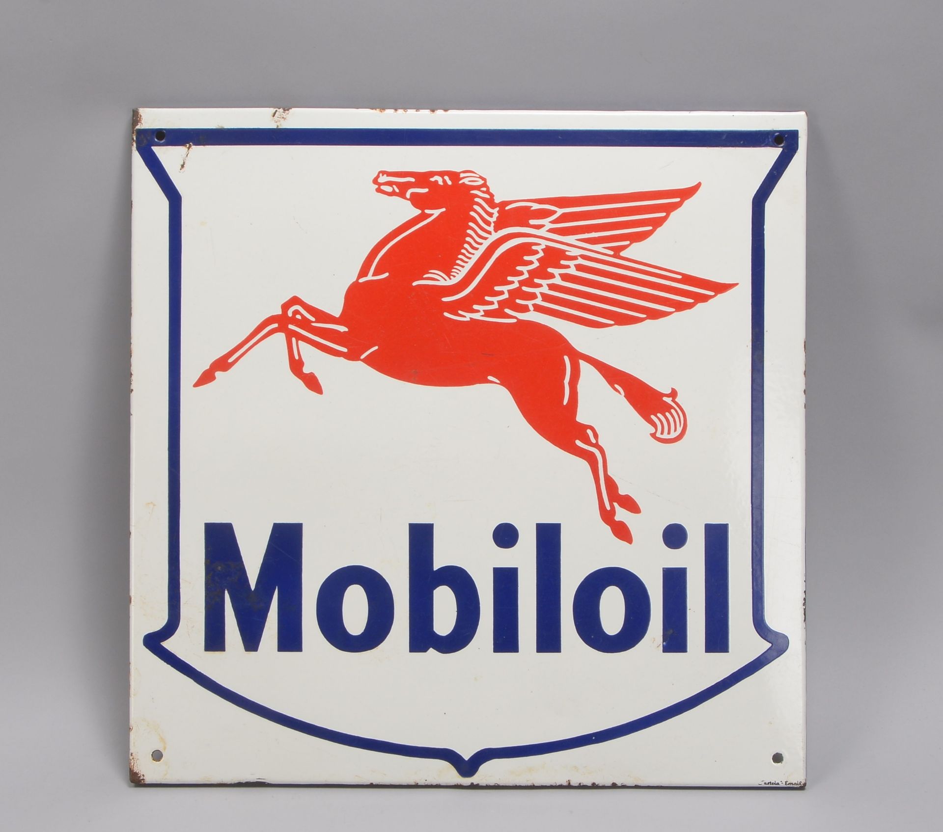 Altes Emaille-Reklameschild, &#039;Mobiloil&#039;, Ma&szlig;e 48,5 x 48,5 cm (mit einigen schadhafte