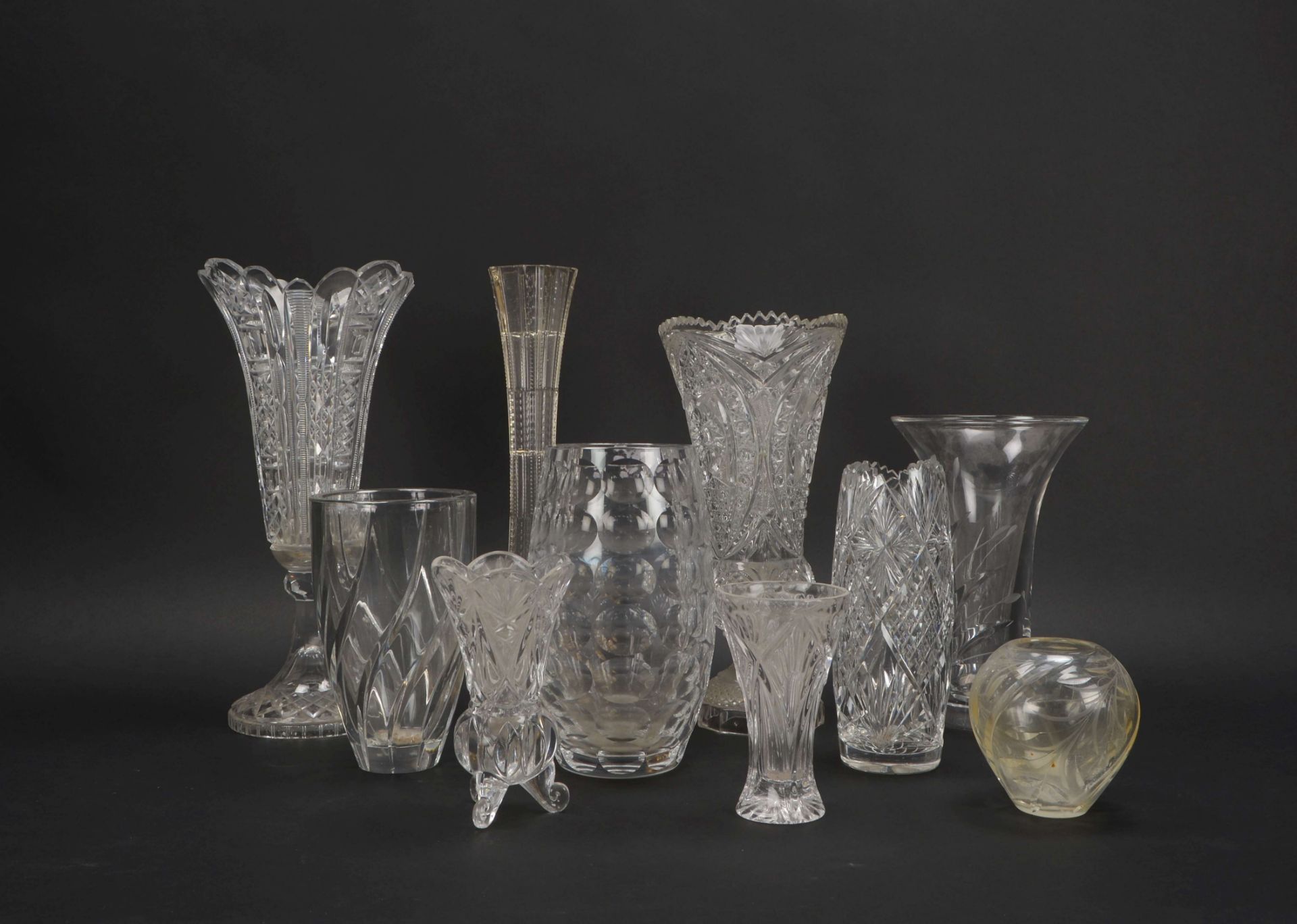 Dekoratives Konvolut, Bleikristall-Vasen u.a., verschiedene Teile und Ausf&uuml;hrungen, 10 St&uuml;
