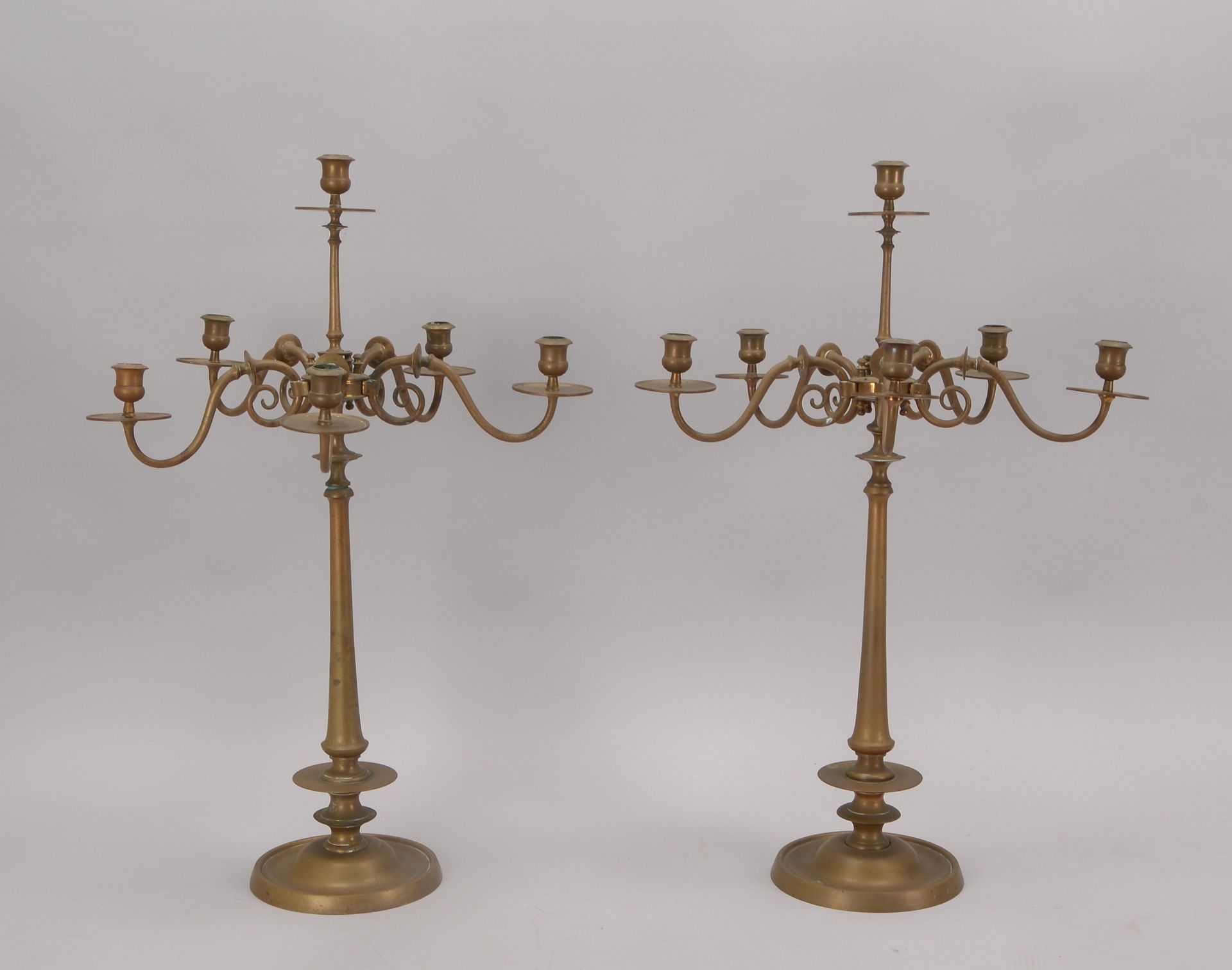 Paar Kerzenleuchter, jeweils 6-flammig, Messing; H&ouml;he 66 cm, Durchmesser &Oslash; 42 cm - Image 2 of 2