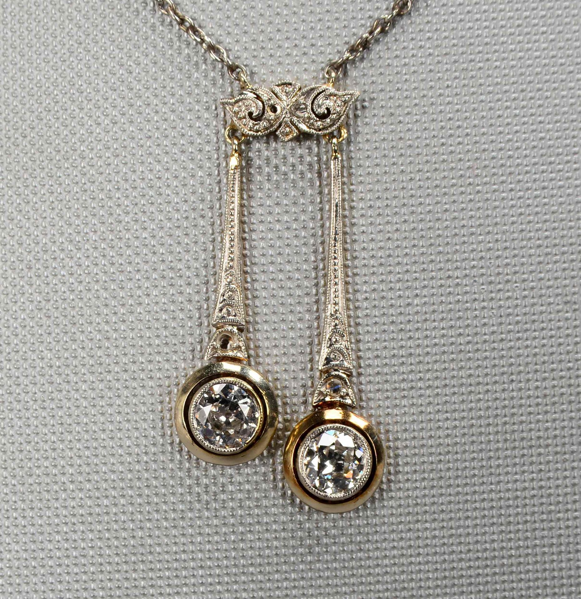 Schmuckset (Jugenstil, um 1900), 585 GG/WG (gestempelt): Collier und Paar Ohrh&auml;nger, mit 4-fach - Image 2 of 3