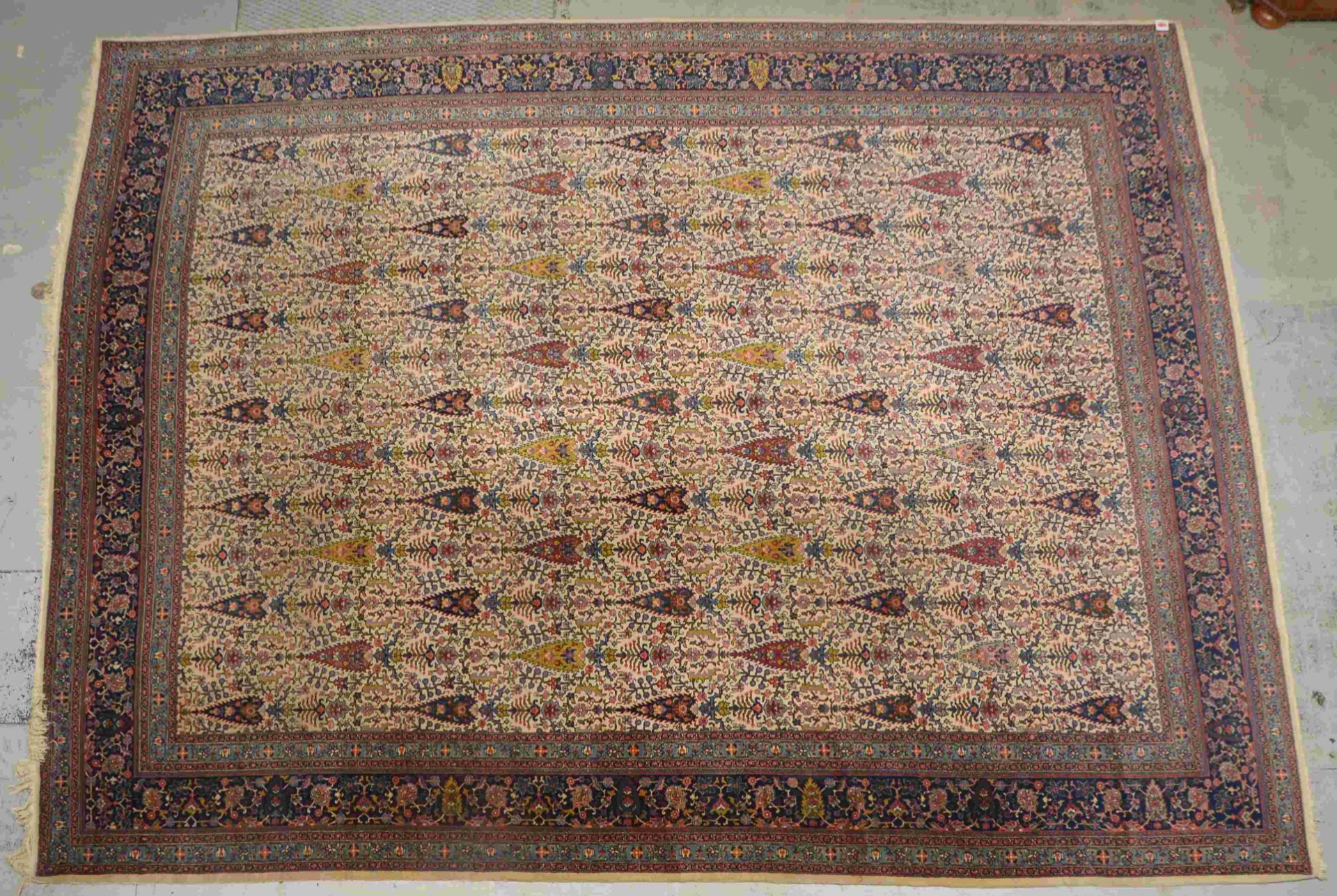 Taebriz, feine Knuepfung, hellgrundig, durchgemustert, mit gleichmaessigem Flor, Masse 450 x 335 cm