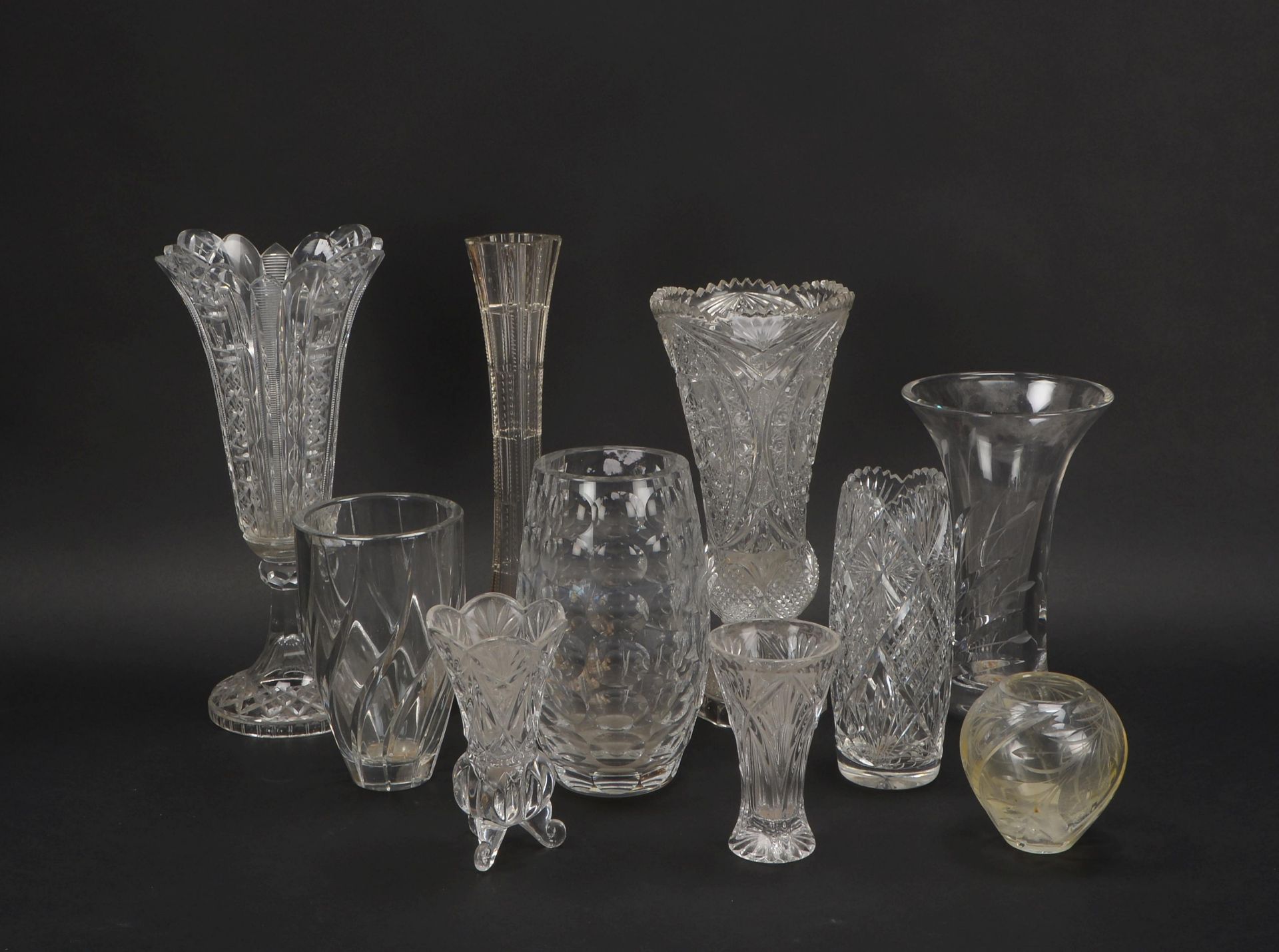 Dekoratives Konvolut, Bleikristall-Vasen u.a., verschiedene Teile und Ausf&uuml;hrungen, 10 St&uuml; - Image 2 of 2