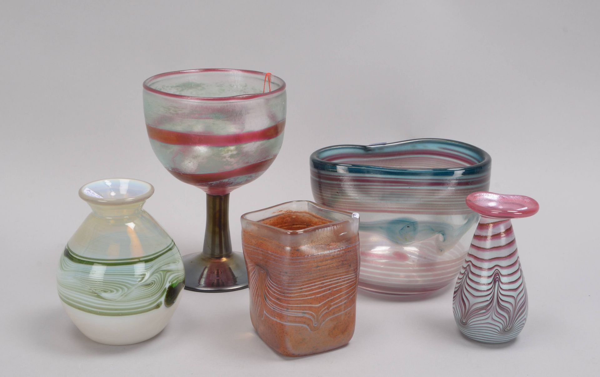 Eisch, kleine Sammlung Glasvasen, unterschiedliche Formen/Farben und Gr&ouml;&szlig;en