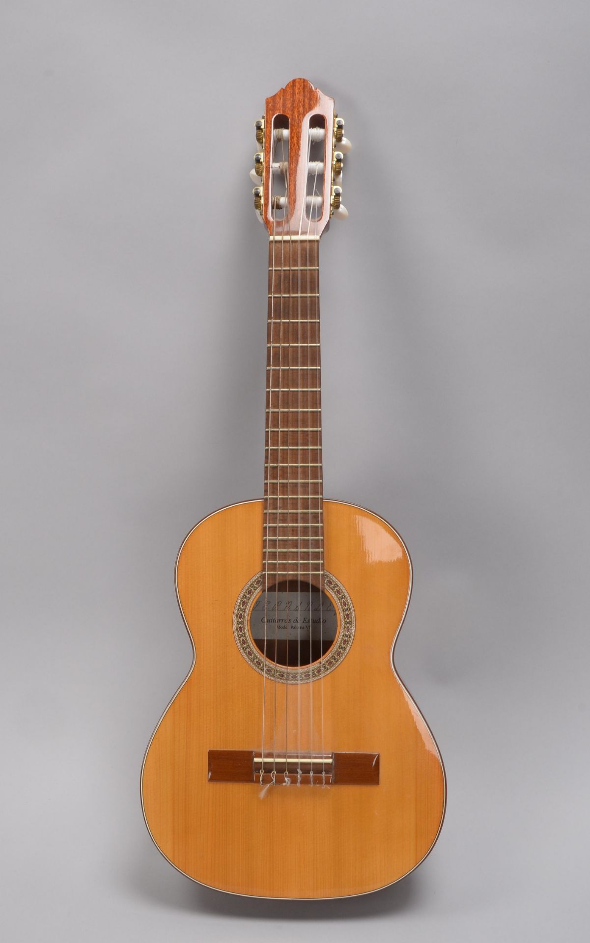 Kindergitarre (Guitarras des Estudio - spezielle Kundenanfertigung), Fernandez, Modell &#039;Paloma