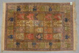 Orientteppich, Feldermuster, ringsum komplett, gleichmäßiger Flor; Maße 177 x 123 cm