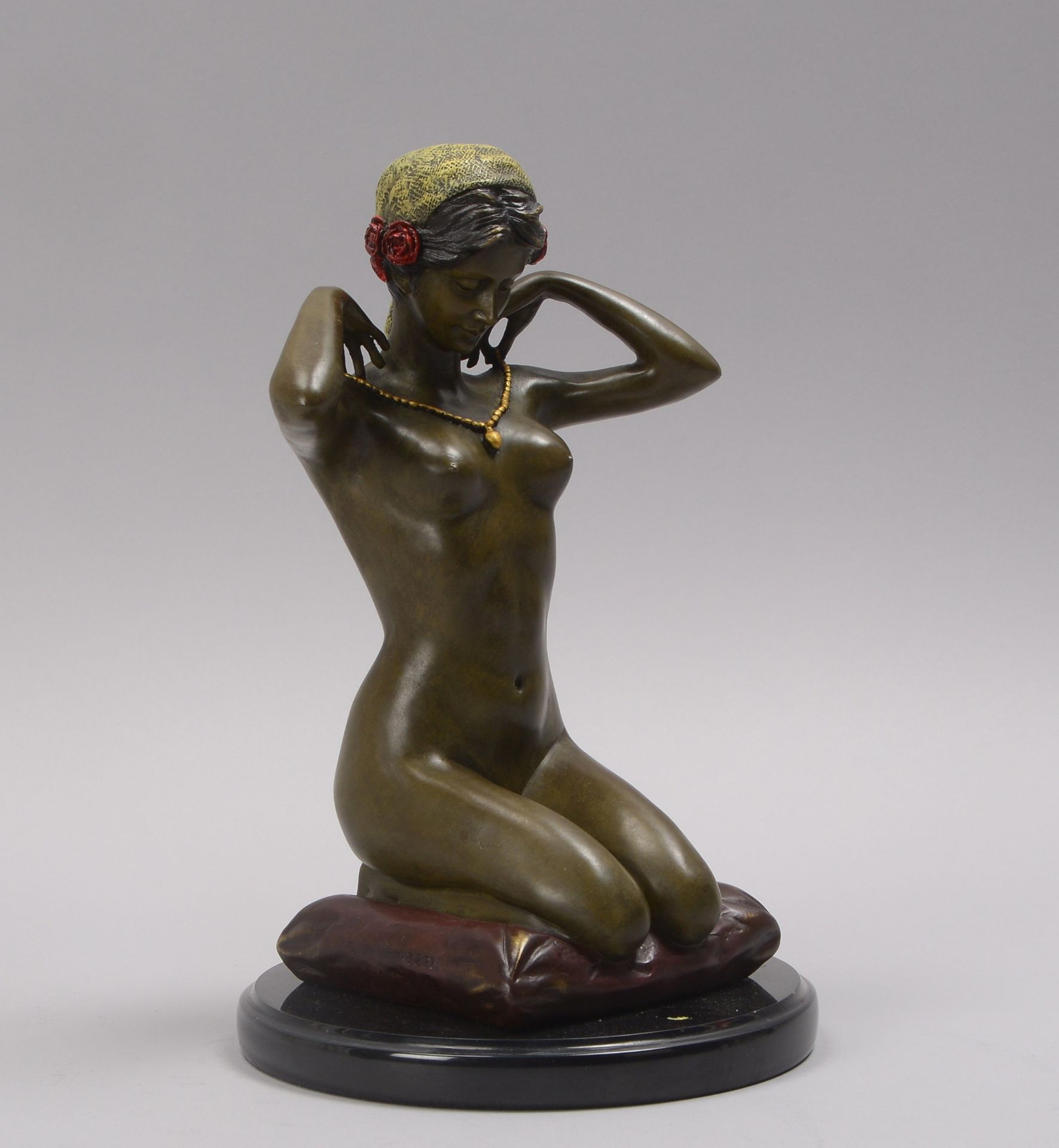 Bronzeskulptur (nach Paul Pondsard), &#039;New Necklace&#039; - weiblicher Akt in Jugendstil-Manier,