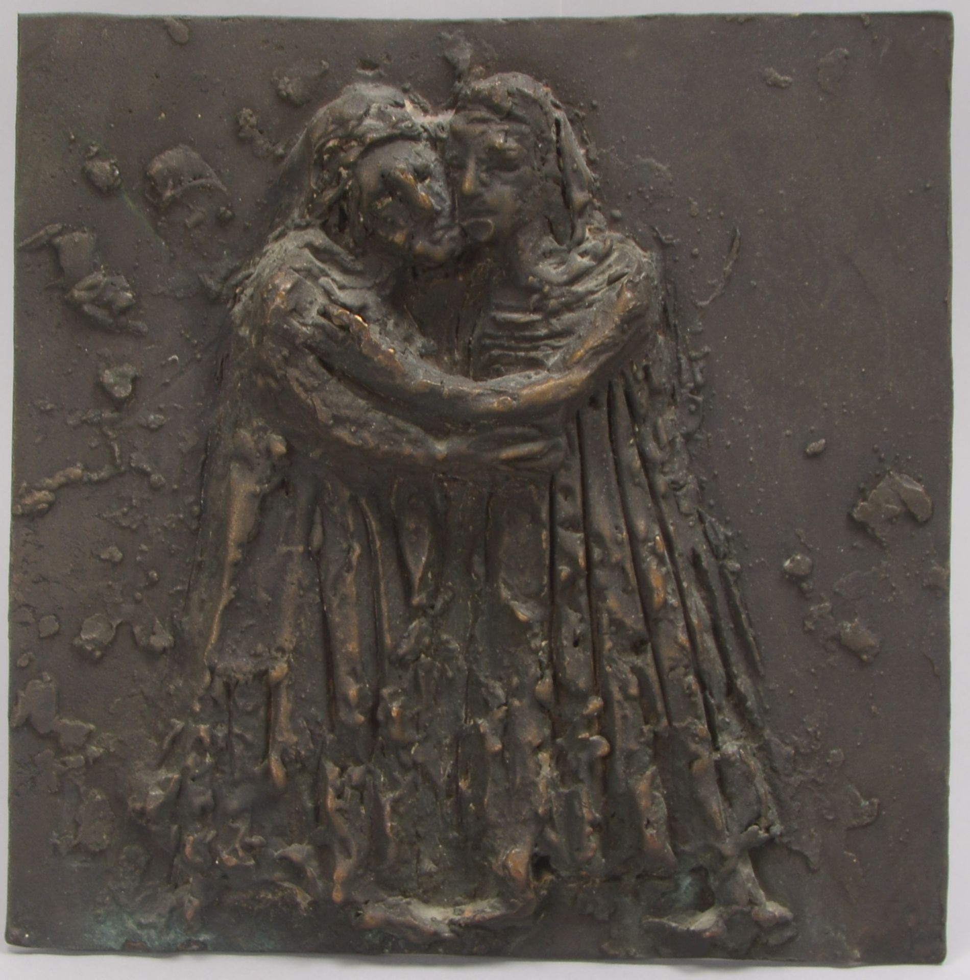 von der Schulenburg, Tisa (1903 - 2001), Bronzerelief, 'Leprakranke in Äthiopien', mit Aufhängeösen;