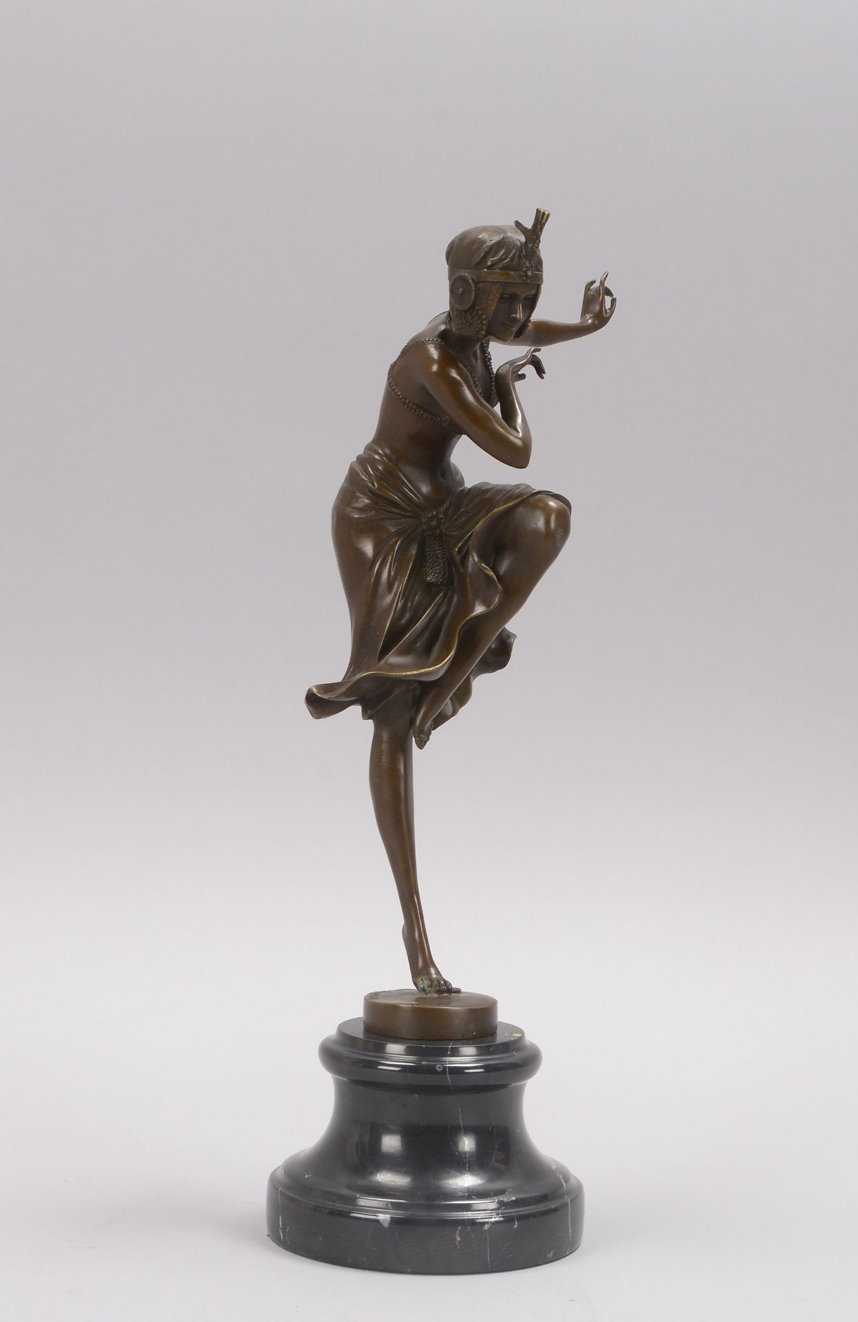 Bronzeskulptur (nach Chiparus), &#039;Indische T&auml;nzerin&#039;, signiert, Figur mit Gie&szlig;er