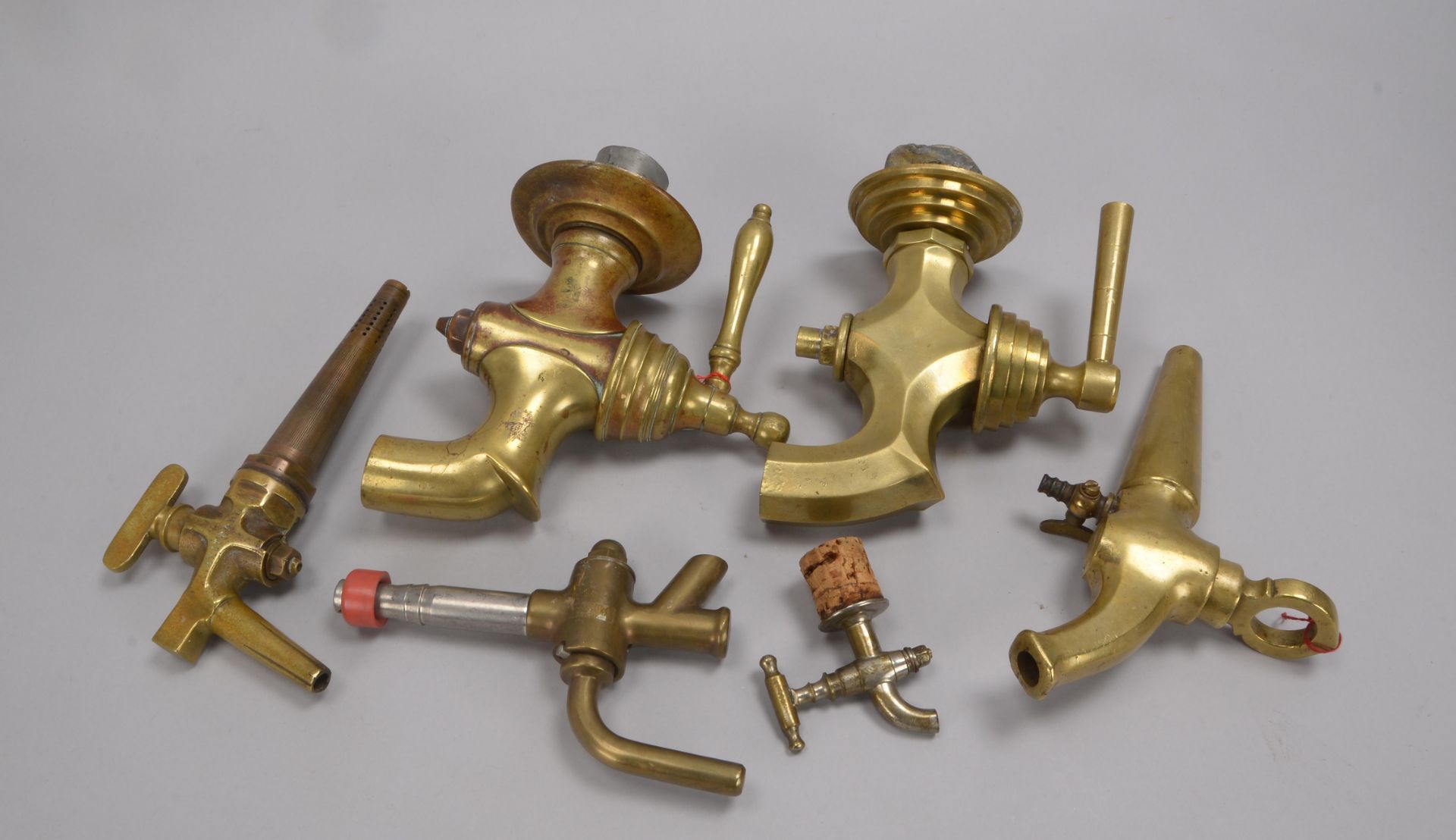 Konvolut alter Armaturen und H&auml;hne, Bronze/Messing, 6 St&uuml;ck - davon 1x gestempelt &#039;Br
