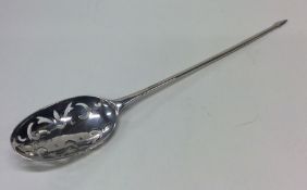 A good 18th Century silver mote spoon of tapering