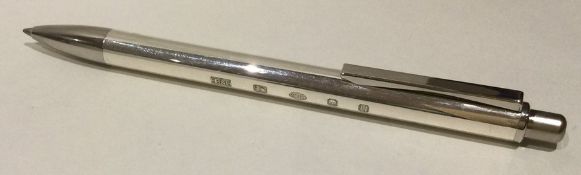 An Edwardian silver pen. London. By HB. Approx. 41