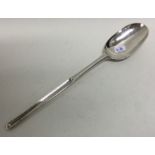 A heavy 18th Century silver marrow spoon. London 1