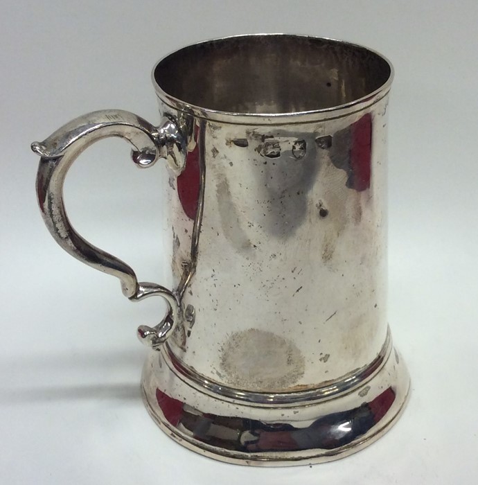 An early Georgian silver tapering mug on spreading - Image 2 of 3