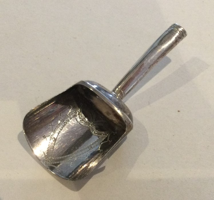 A Georgian silver caddy scoop with bright cut deco - Image 2 of 2