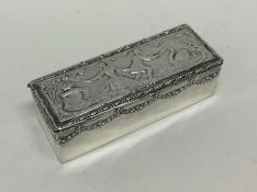 A rectangular silver snuff box decorated with figu