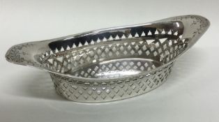 A fine quality Edwardian silver bonbon dish. Sheff