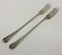 Two OE pattern silver pickle forks. Approx. 63 gra