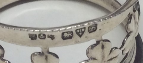 A good quality silver napkin ring decorated with c - Image 2 of 2