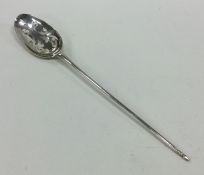 A Georgian silver and rat tail pattern mote spoon.