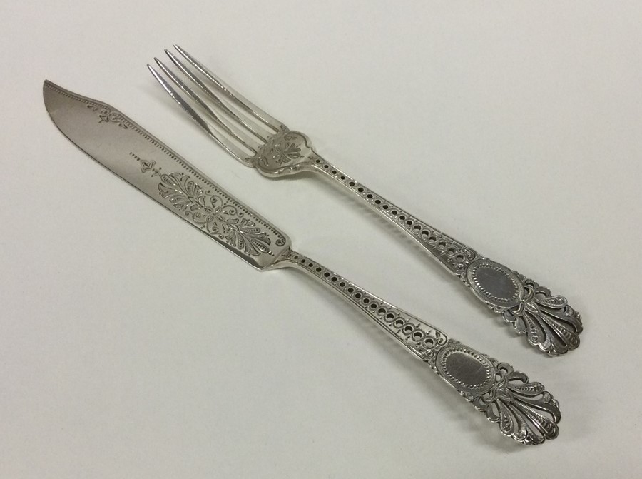 An attractive Victorian silver butter knife togeth - Image 2 of 2