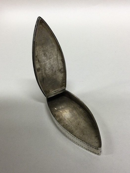 CORK: A rare 18th Century bright cut silver snuff - Image 2 of 3