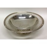 An Edwardian silver sweet dish with pierced rim. B