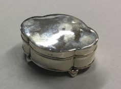 An Edwardian silver ring box of shaped form. Birmi