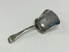 A Georgian silver caddy scoop of typical form. Bir