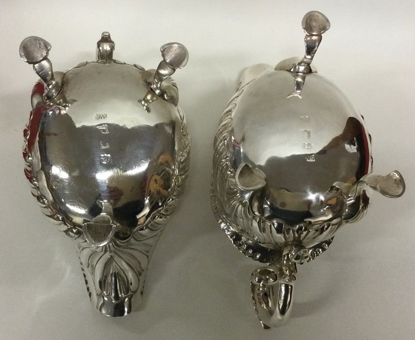 A good pair of heavy George III silver sauce boats - Image 3 of 3