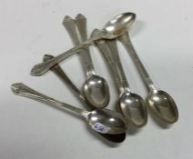 A set of eight Edwardian silver teaspoons. Sheffie