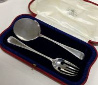 A good pair of Edwardian bright cut silver servers