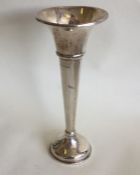 A tapering silver spill vase. London. Approx. 156 g