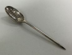 A good quality Edwardian silver mote spoon with pi