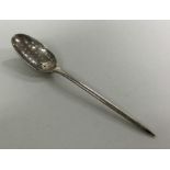 A good quality Edwardian silver mote spoon with pi