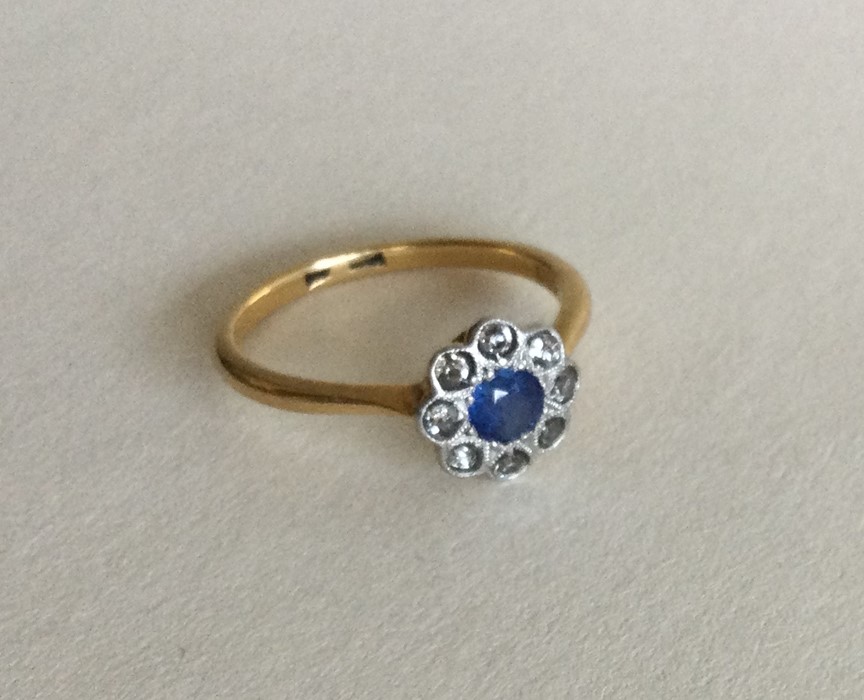 An 18 carat sapphire and diamond daisy head cluste - Image 4 of 4