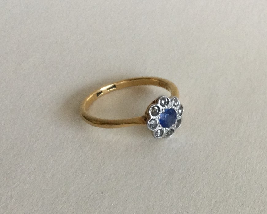 An 18 carat sapphire and diamond daisy head cluste - Image 3 of 4