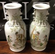 A good pair of Chinese porcelain vases attractivel