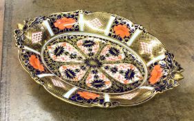 ROYAL CROWN DERBY: A decorative gilt serving dish