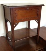A mahogany sewing table. Est. £20 - £30.