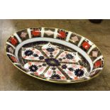 ROYAL CROWN DERBY: An oval serving dish with gilde