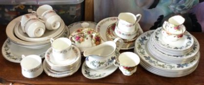 A collection of 'Old Country Roses' china etc. Est